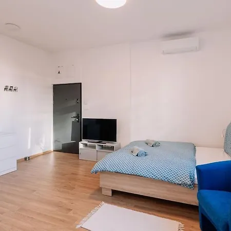 Slovakia Charming Nest In Old Town Apartment Pressburg